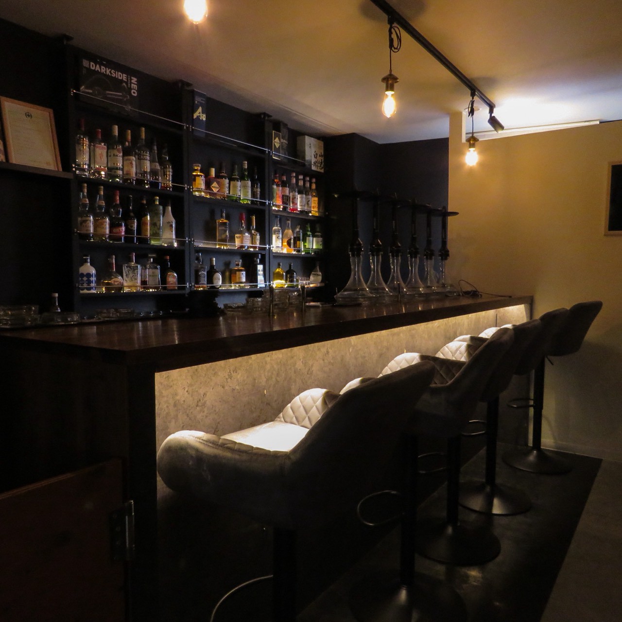 Novem 店内 カウンター席
